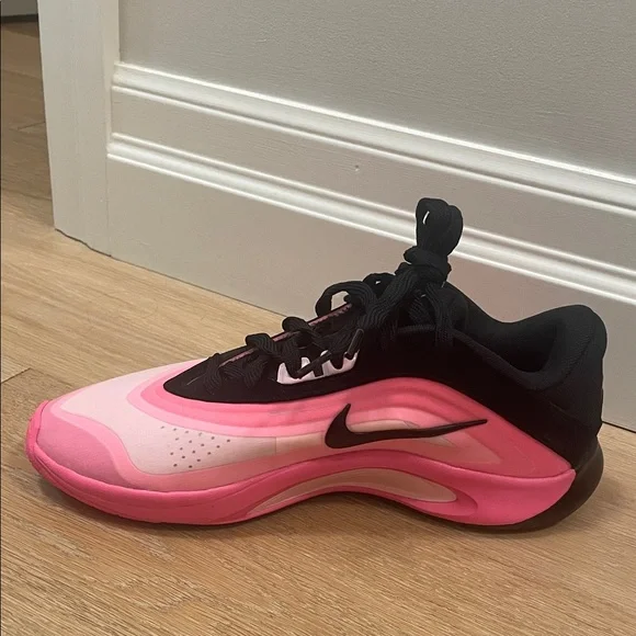 Nike Women's Aja 1 Basketball Shoes - Picture 2 of 4